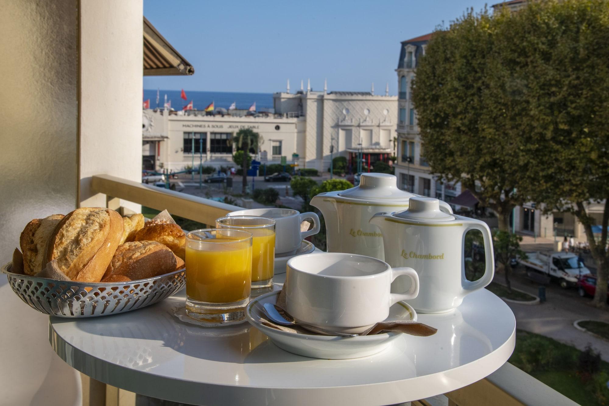 Hotel Chambord Menton Exterior photo