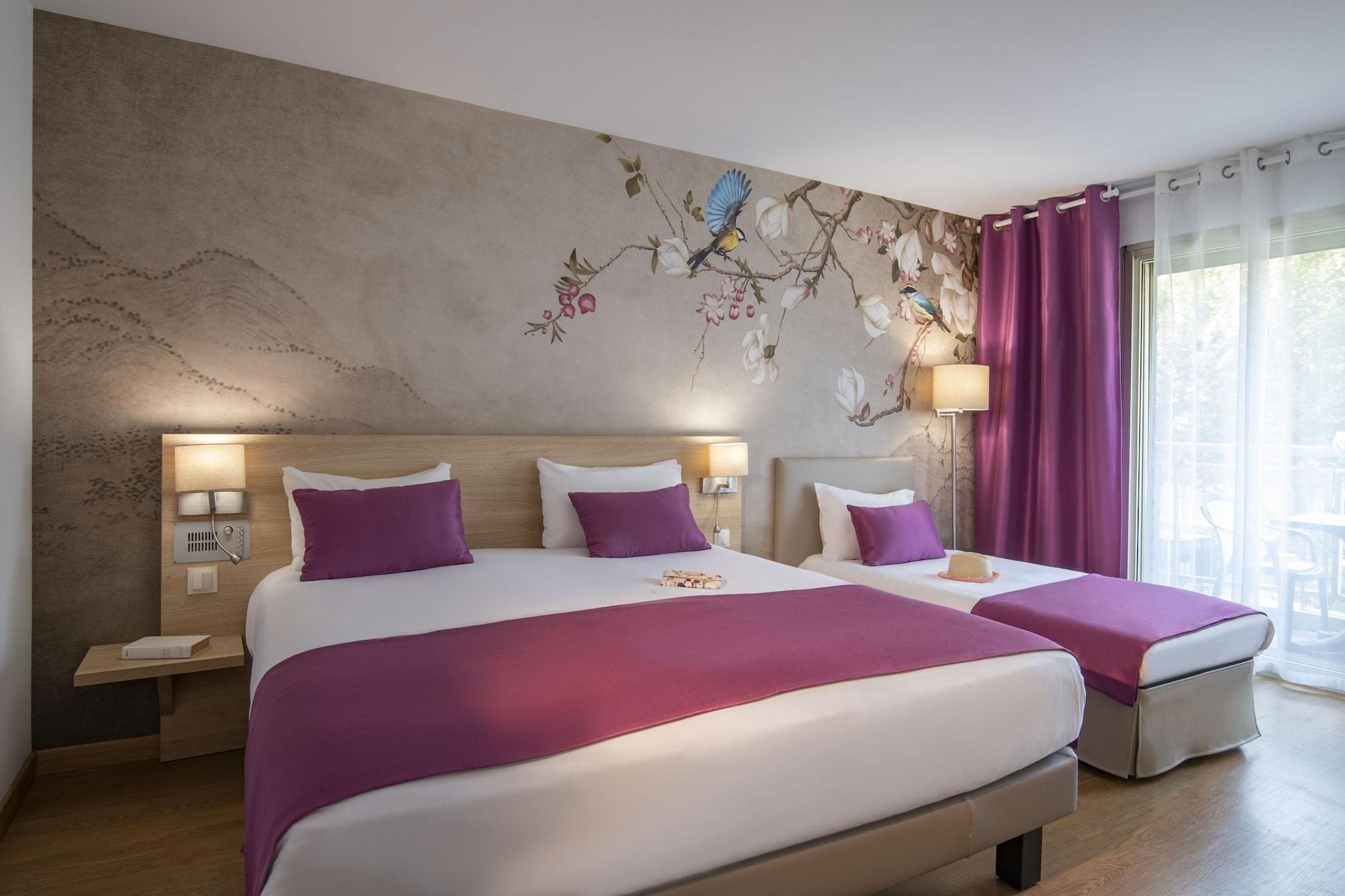 Hotel Chambord Menton Exterior photo